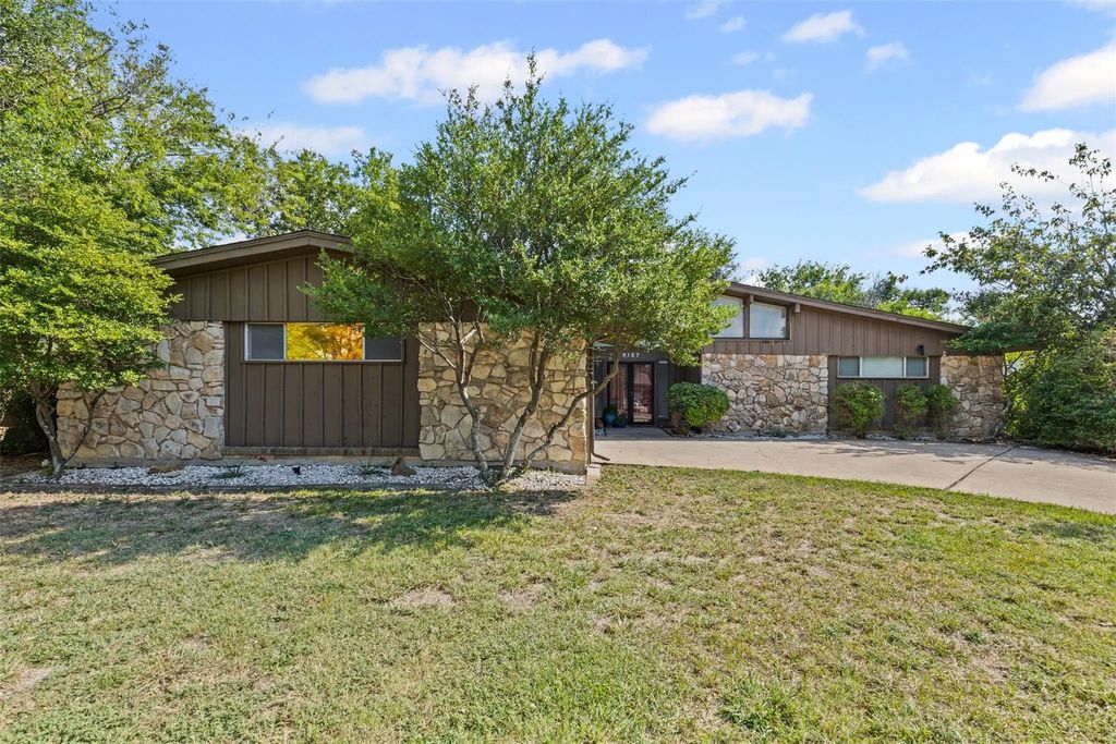 6157 Whitman Avenue, Fort Worth
