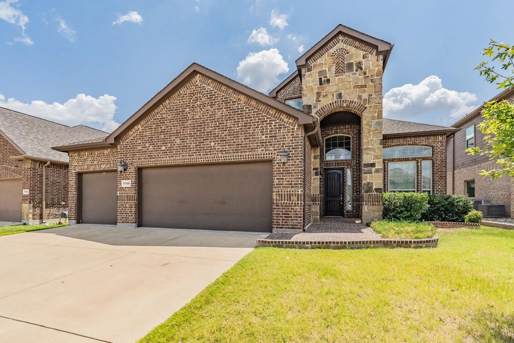 5108 Dominica Lane, Fort Worth