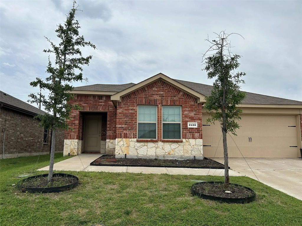 2433 Burkburnett Drive, Forney