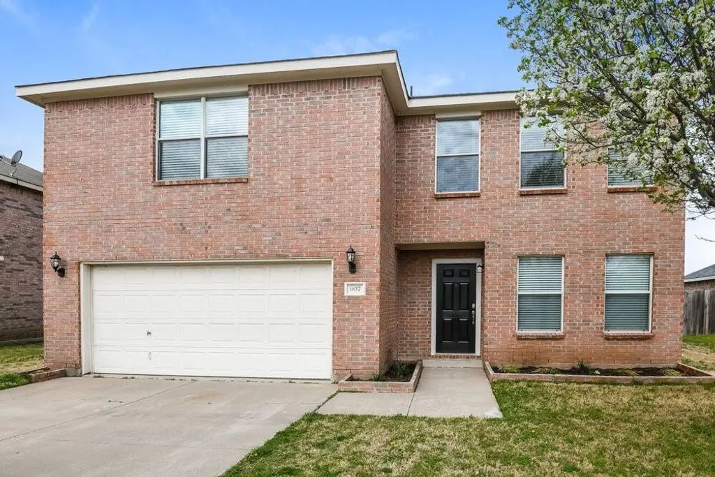 907 Blue Sky Drive, Arlington