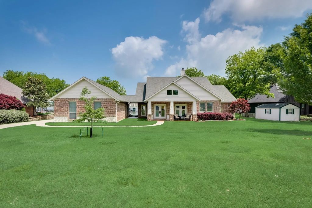 1195 The Shores Drive, Corsicana