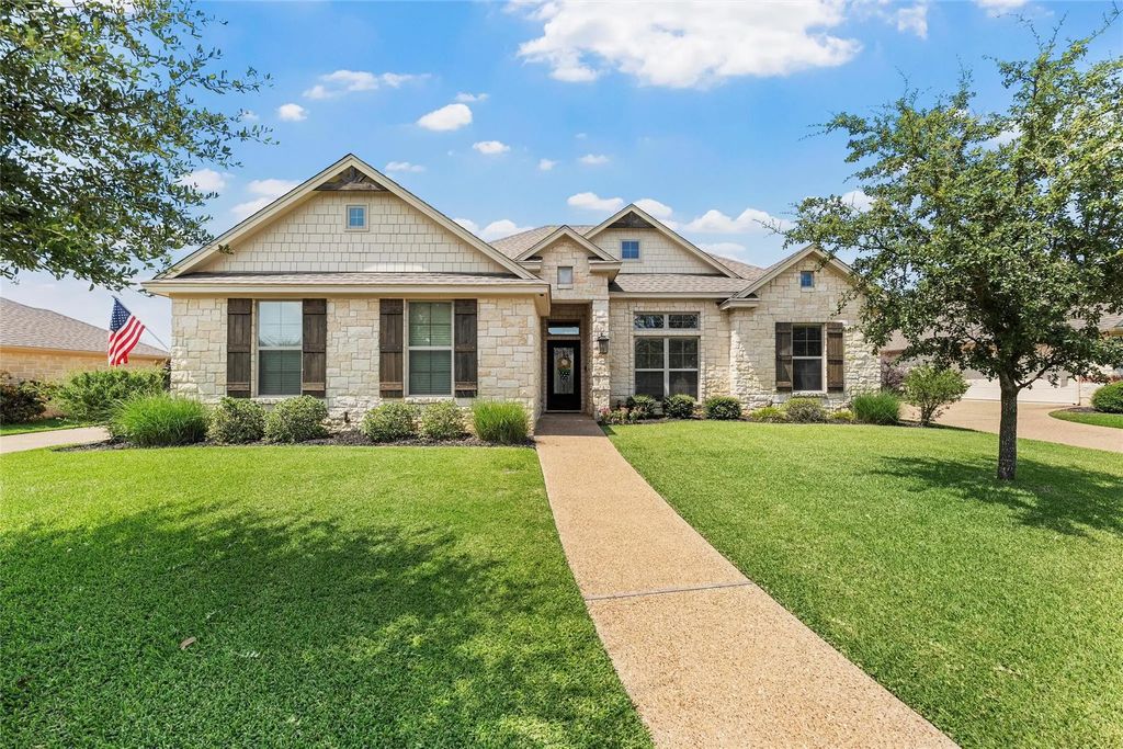 403 Silver Spur Trail, Waco