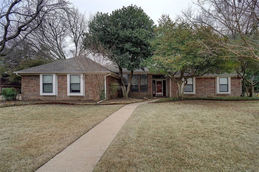 1404 Cambridge Lane, Denton