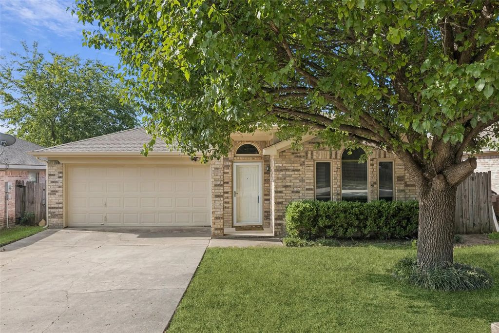 10405 Pleasant Mound Drive, Fort Worth