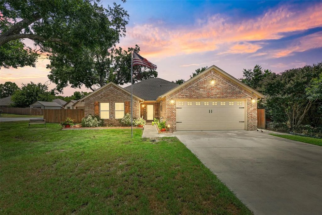 504 E 5th Street, Springtown