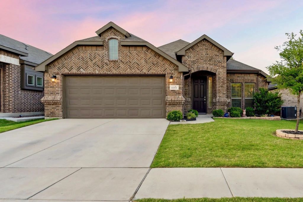 6361 Battle Mountain Trail, Fort Worth