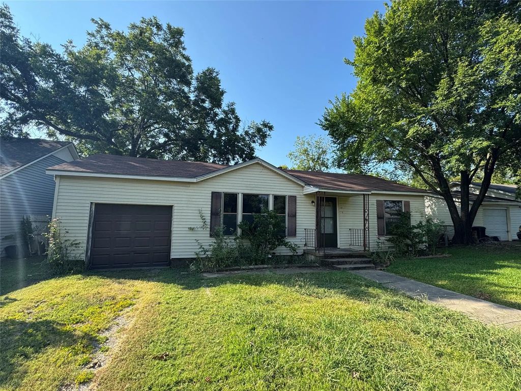 110 W Ash Street, Elm Mott