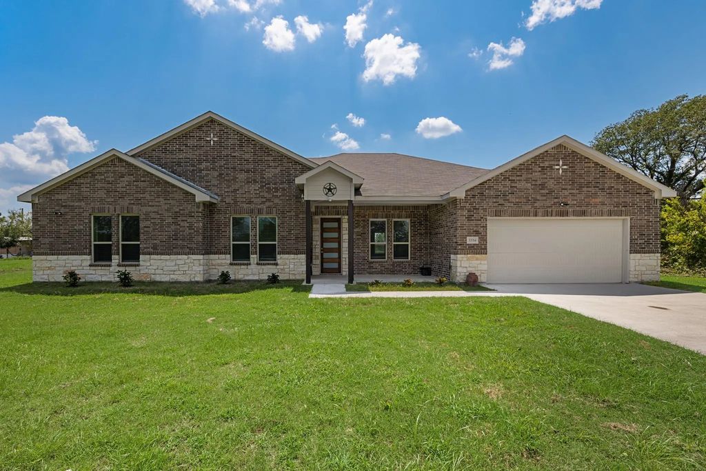 3334 Knight Street, Corsicana