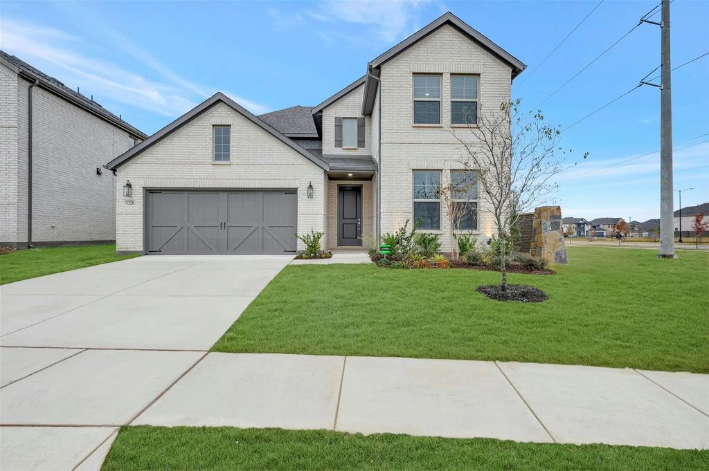 1328 Silver Grass Meadows, Celina