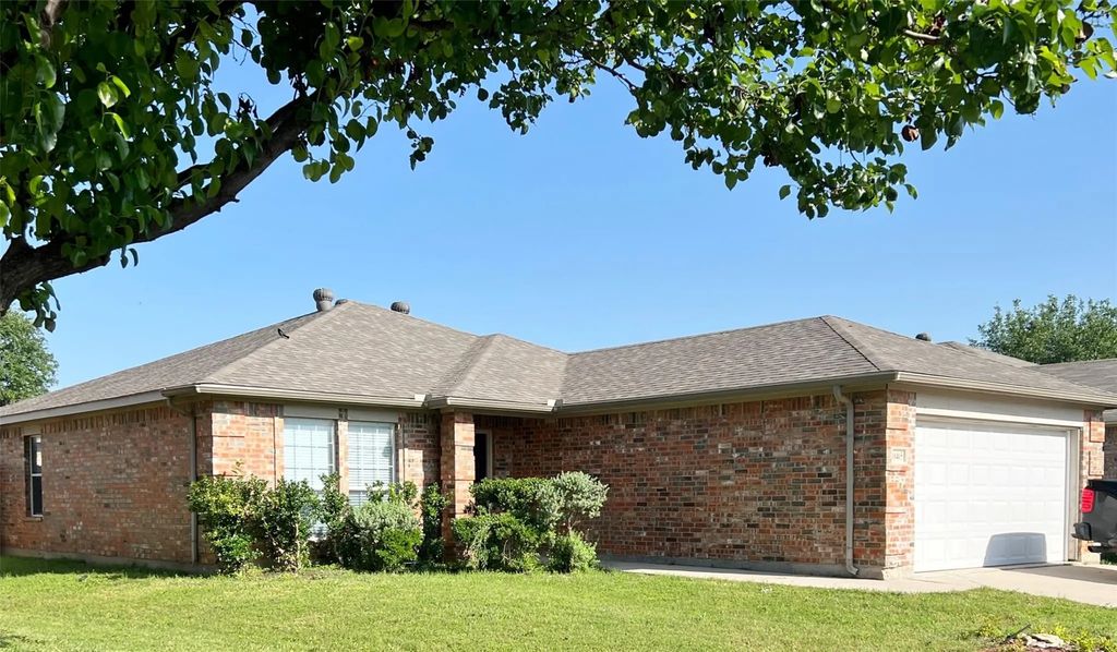 10465 Hideaway Trail, Fort Worth