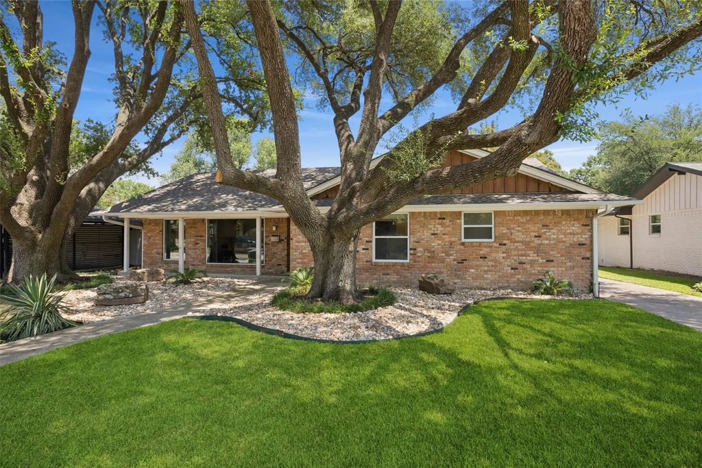 6970 Walling Lane, Dallas