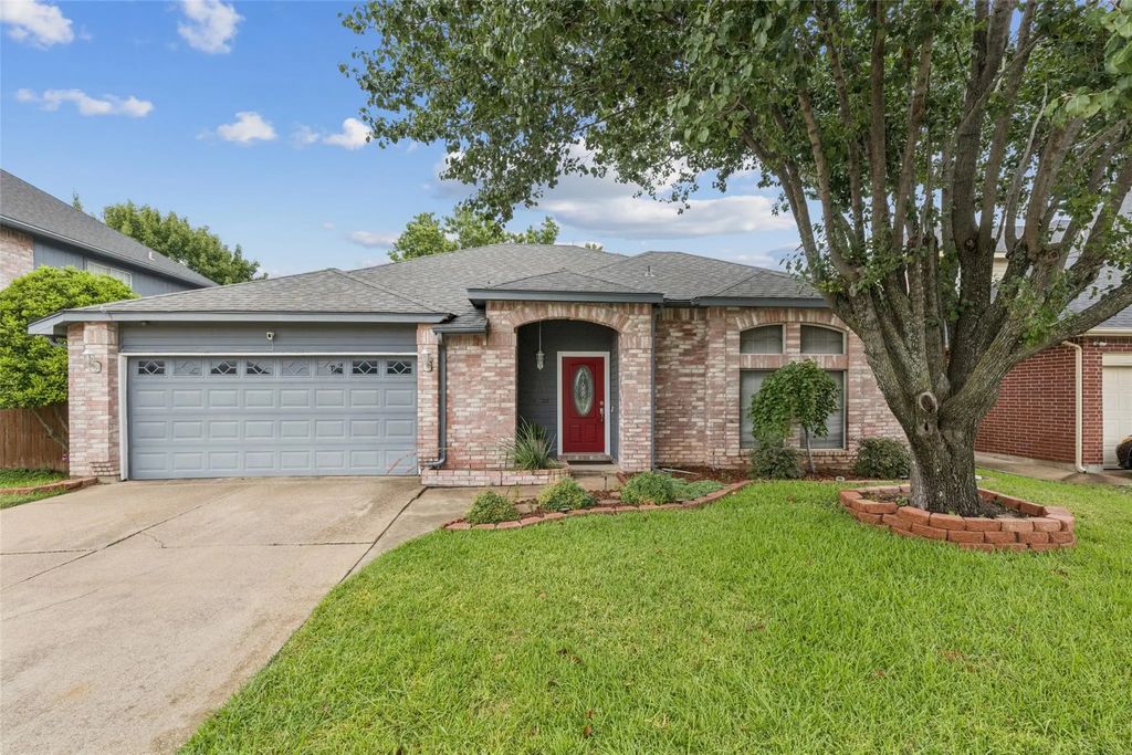 1611 Caplin Drive, Arlington