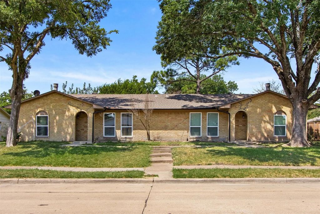1301 Sam Houston Drive 1301 & 1303, Garland