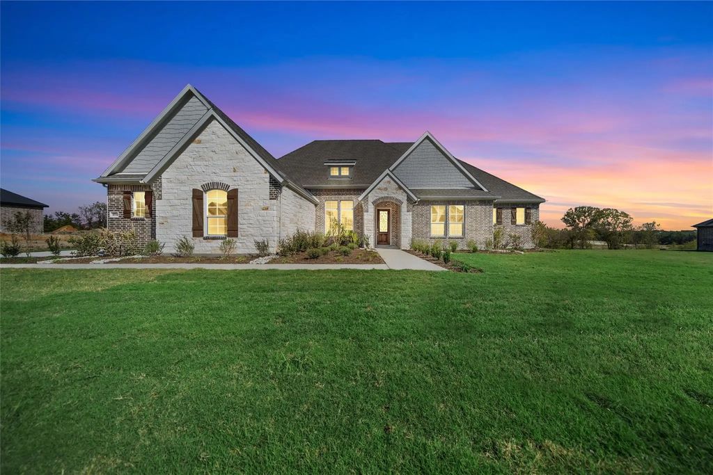 404 Indian Creek Road, Van Alstyne