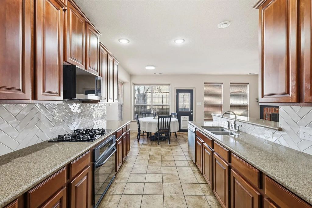 3425 Furlong Way, Fort Worth