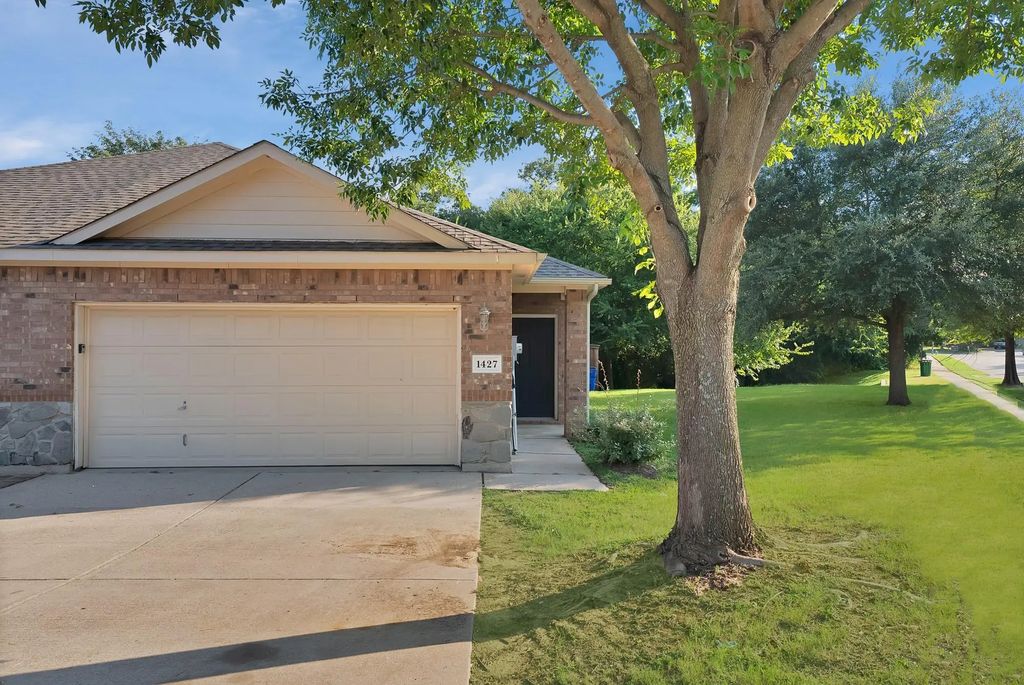 1427 Piedmont Drive, Mansfield