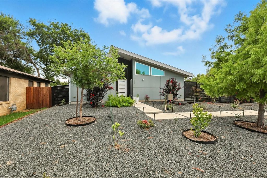 1237 Bellaire Drive, Grapevine