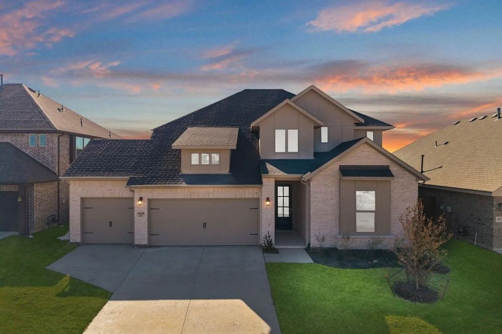 4529 Blue Mist Drive, Fort Worth