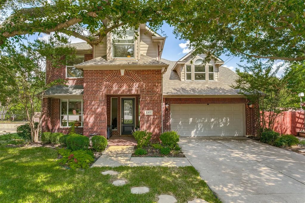 541 Austin Oaks Drive, Grapevine