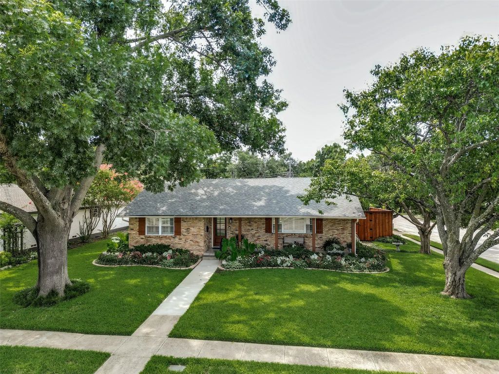 10206 Estate Lane, Dallas