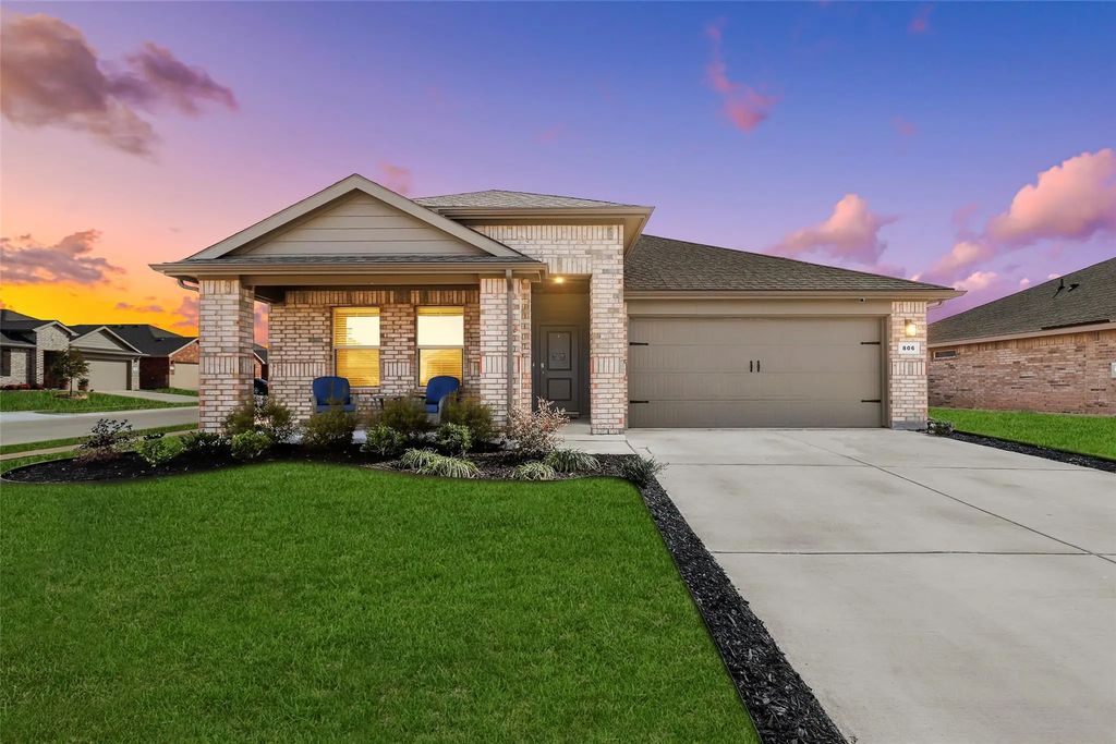 806 Kevin Lane, Cleburne