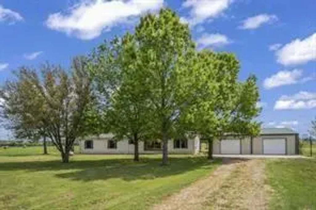 2066 County Road 1035, Ravenna