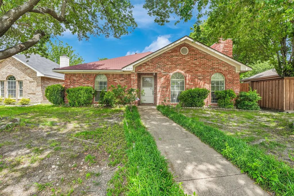 2325 Park Vista Drive, Dallas