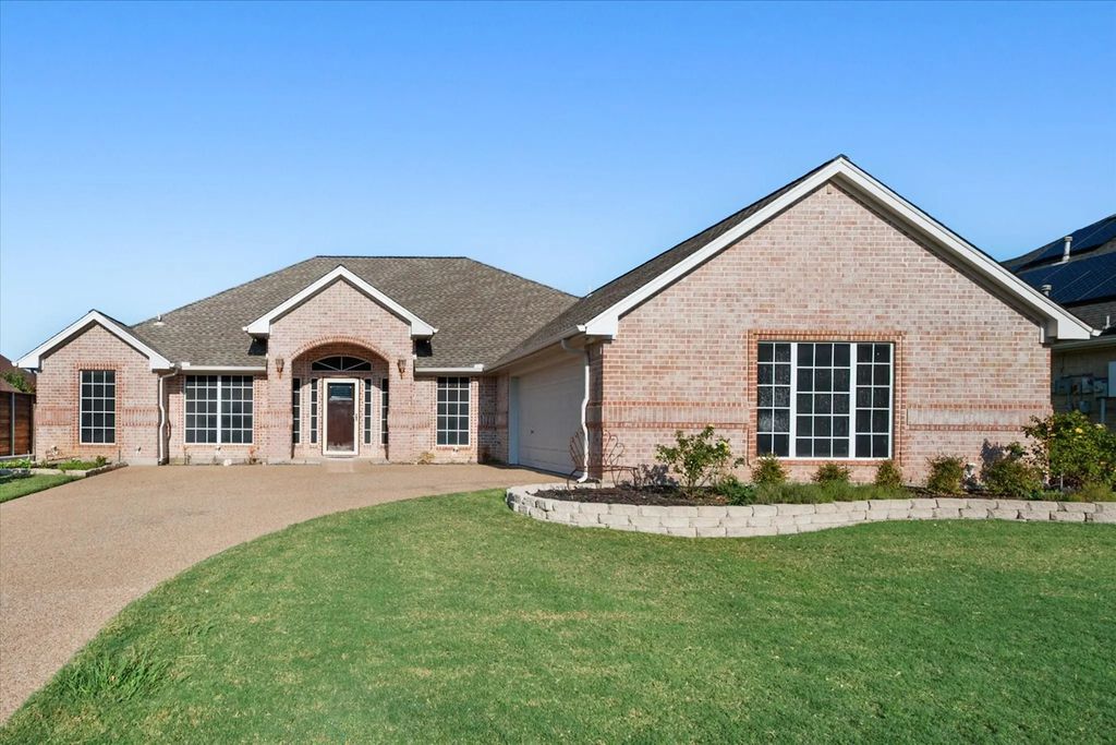 1003 Oak Hill Park, Kennedale