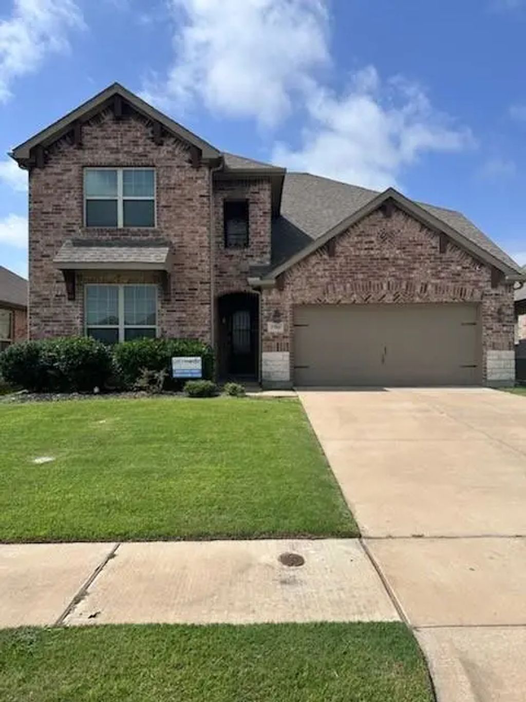 1704 Alton Way, Aubrey