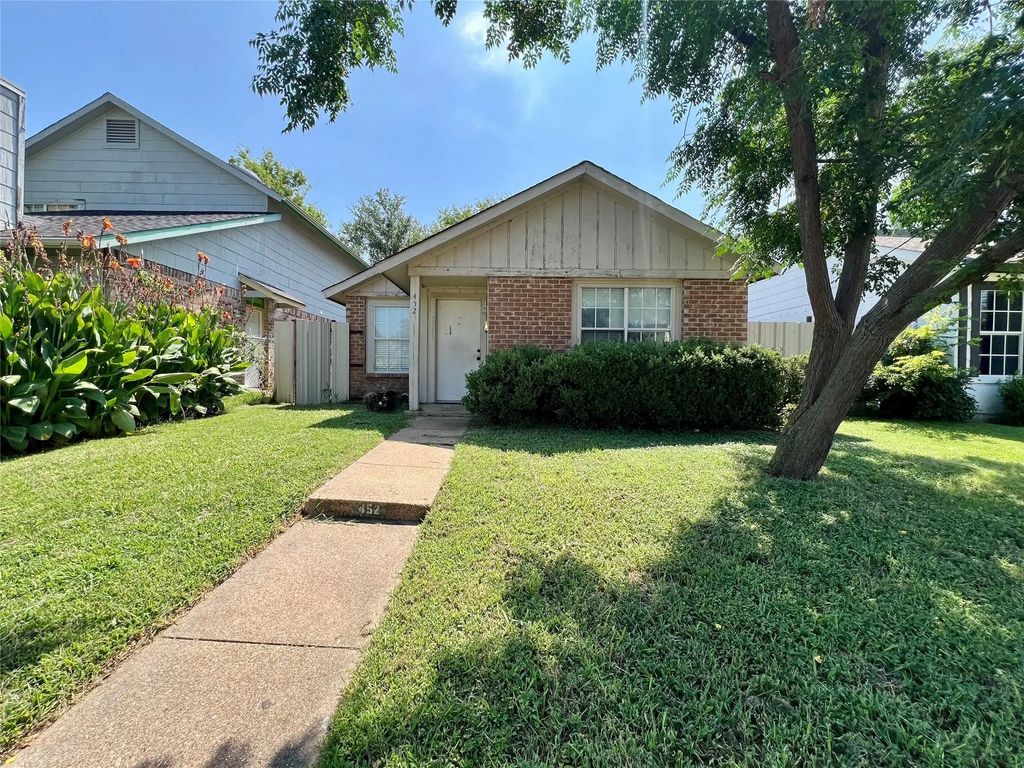 452 Pleasant Meadows Lane, Dallas
