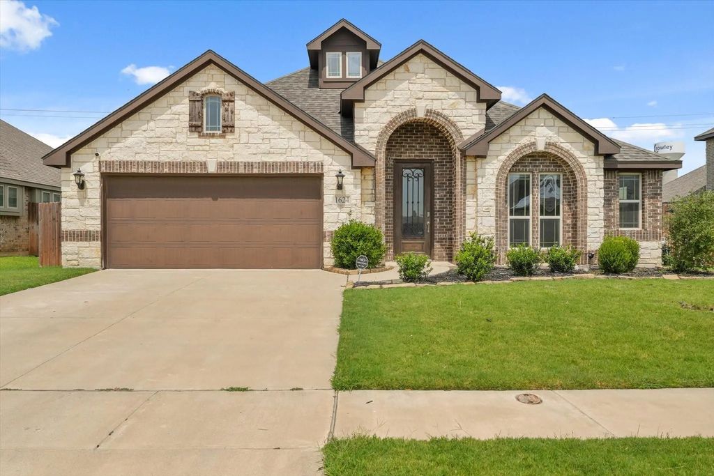 1624 Irene Drive, Crowley