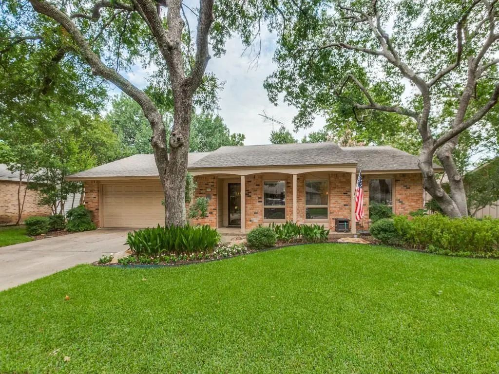 906 Redwood Drive, Richardson