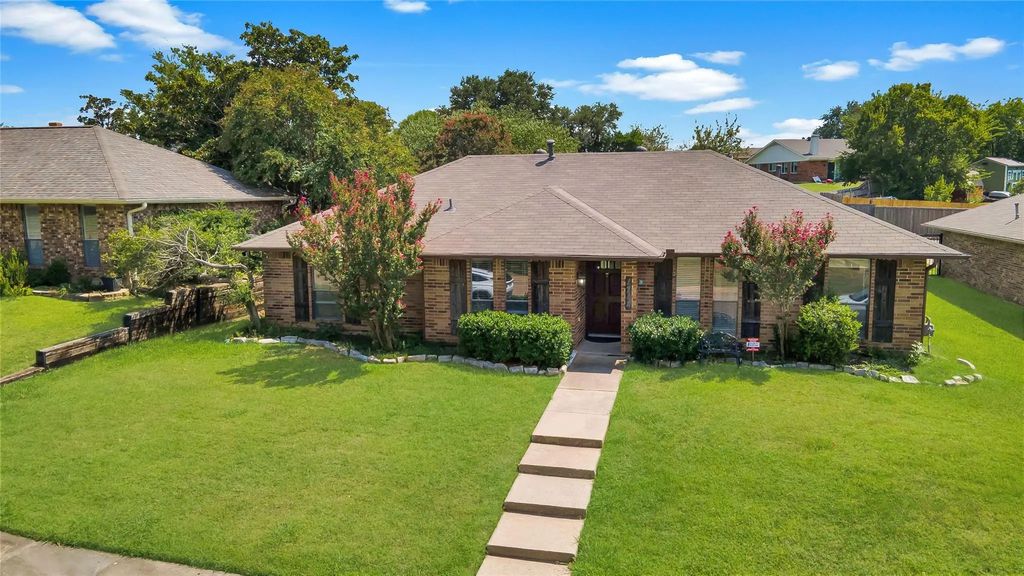 1712 Rosemeade Circle, Carrollton