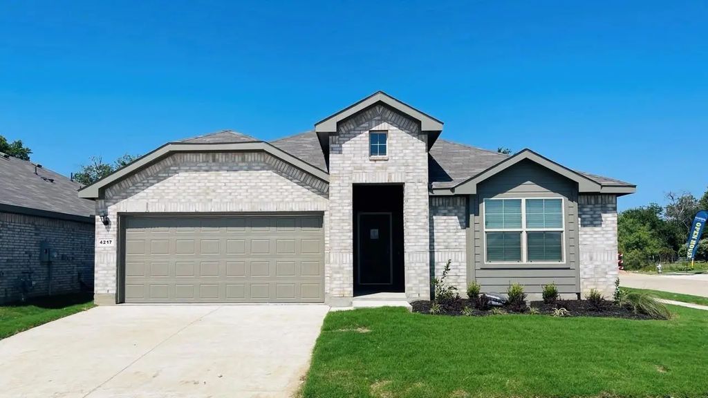 9436 Golden Tree Avenue, Fort Worth