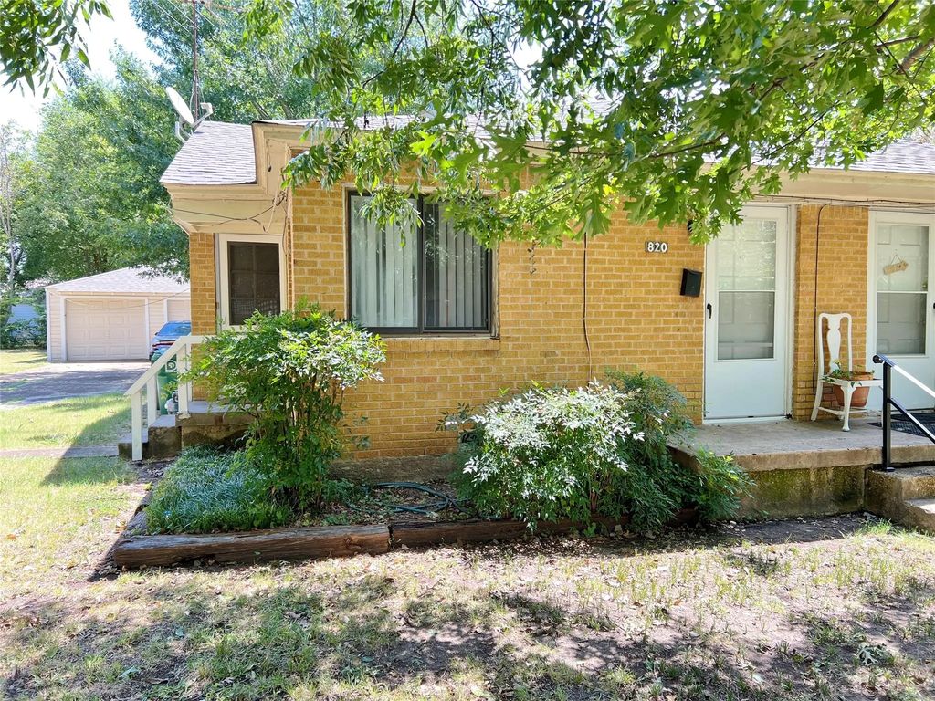 820 Denton Street, Denton