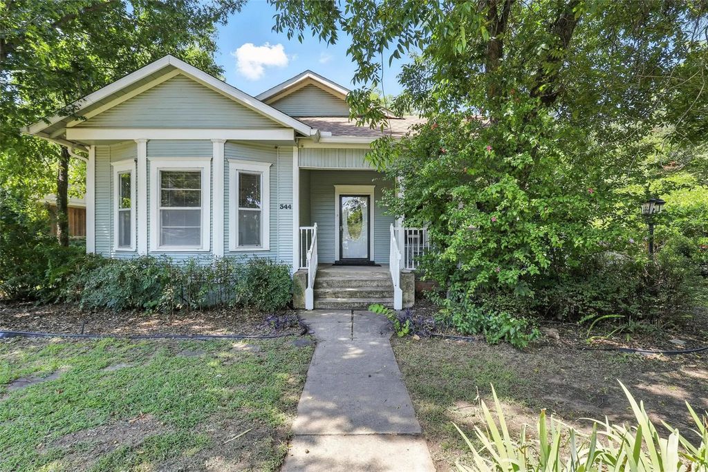 344 S Warren Street, Burleson