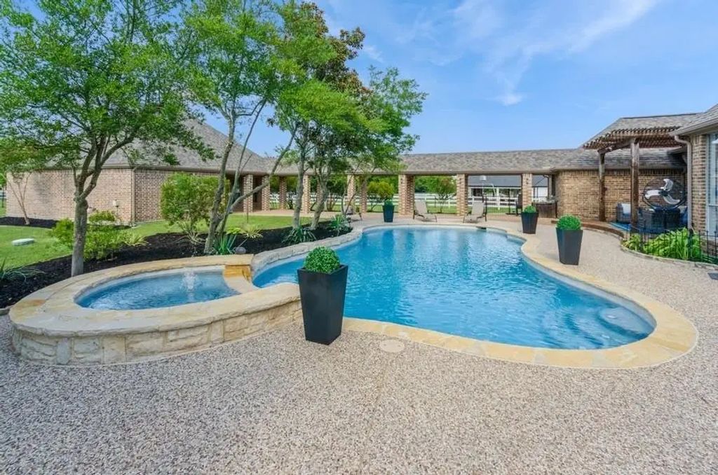 819 Equestrian Drive, Rockwall