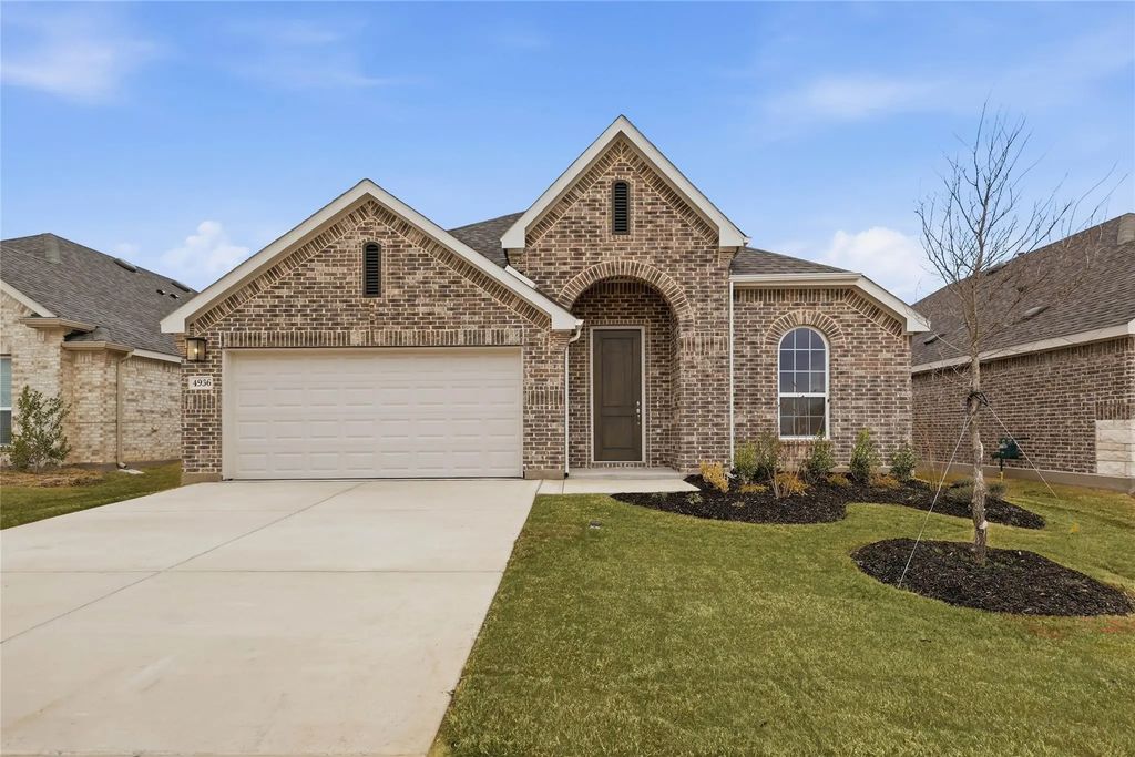 4936 Water Lily Lane, Fort Worth