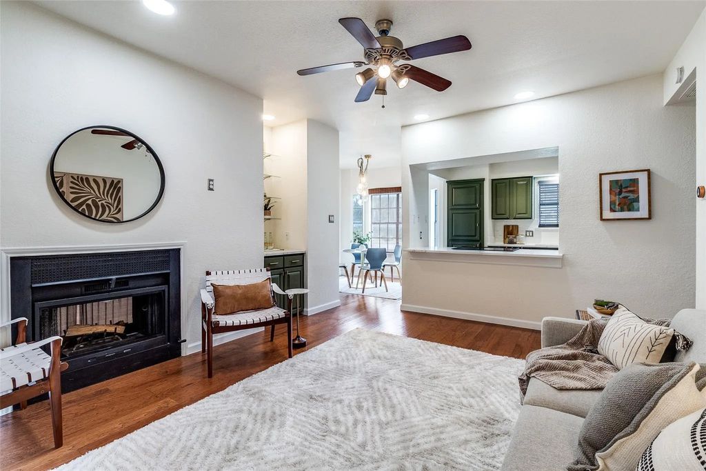 218 N Beacon Street 102, Dallas