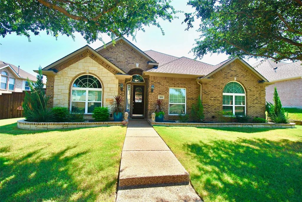 404 Rainier Street, DeSoto