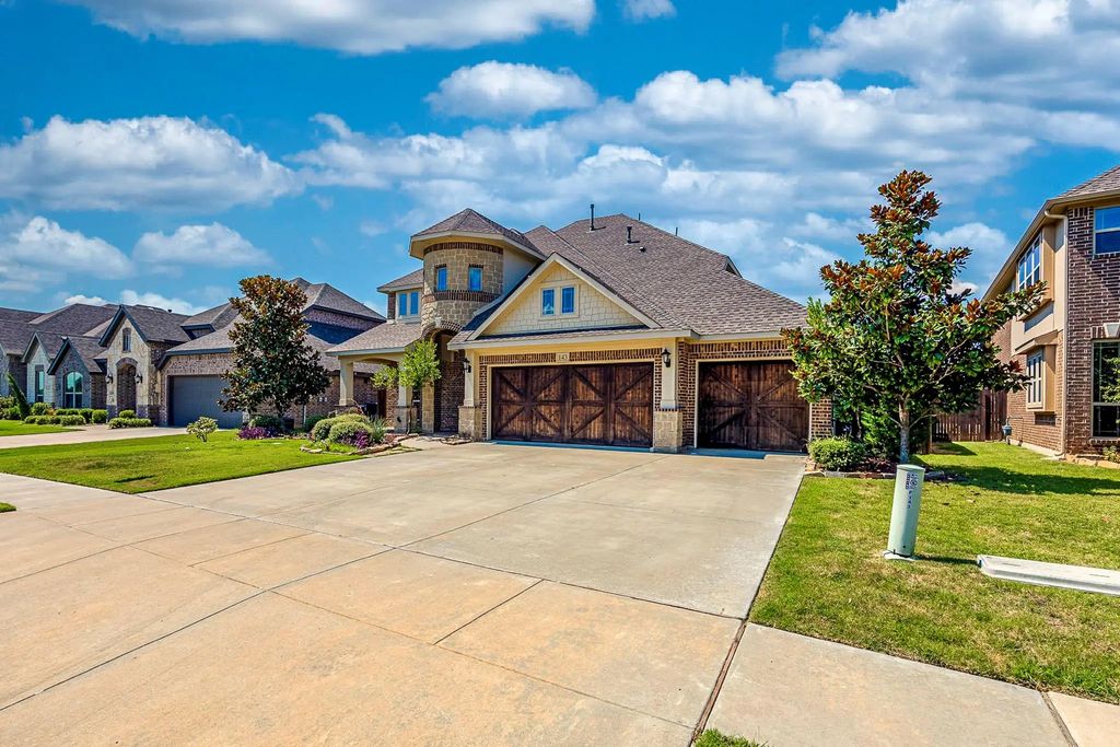 143 Hawks Ridge Trail, Burleson