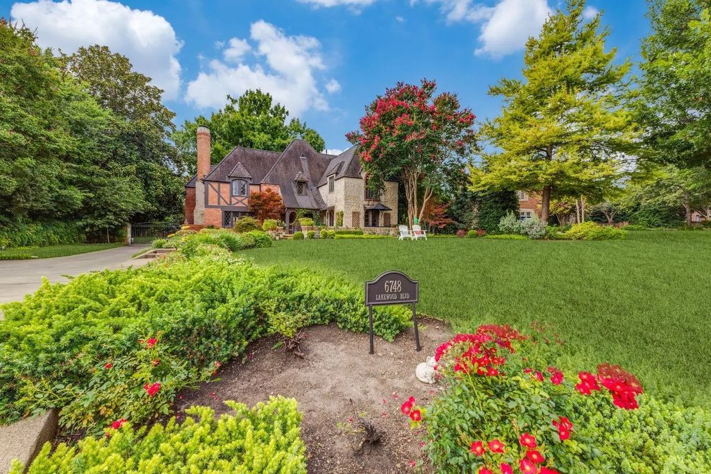 6748 Lakewood Boulevard, Dallas