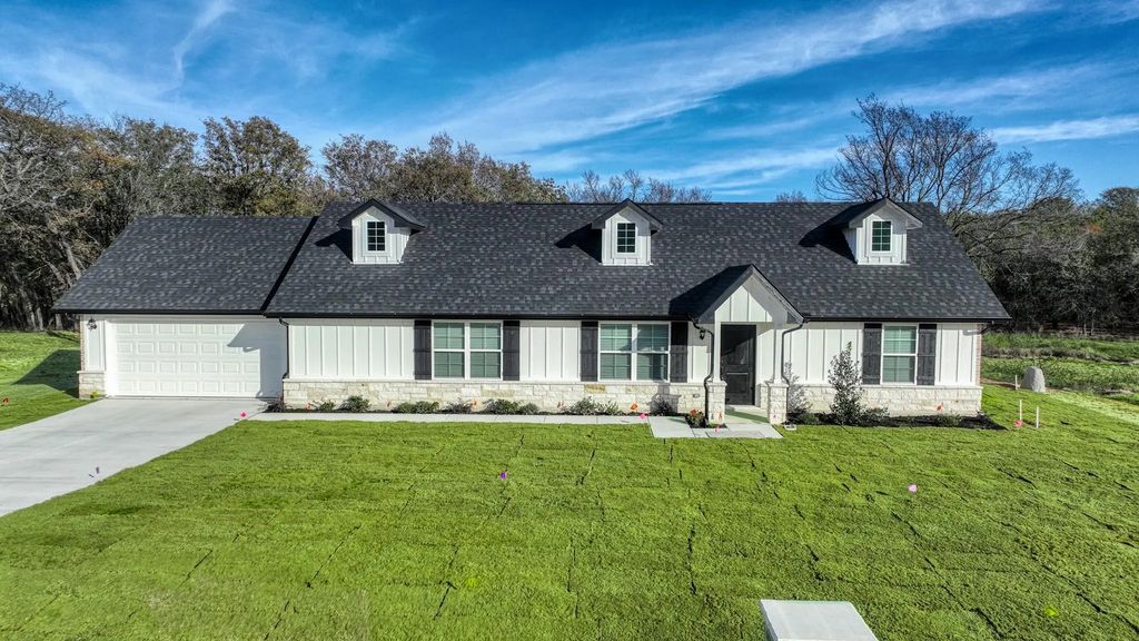 125 Sedona Creek Court, Poolville