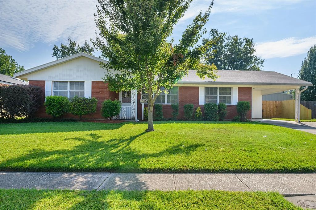 1806 Dennis Street, Bossier City