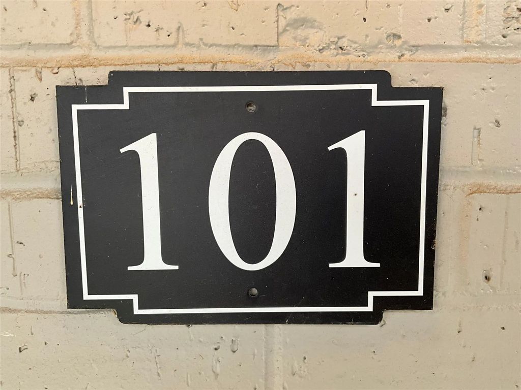 207 W College Street 101, Athens