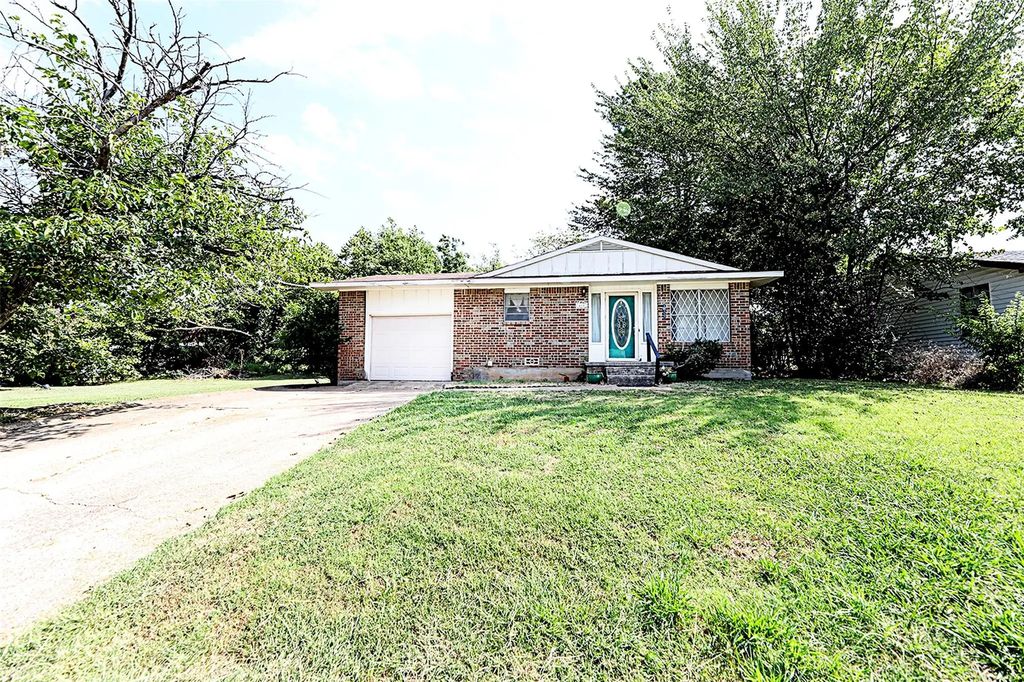 421 E Wilbarger Street, Bowie