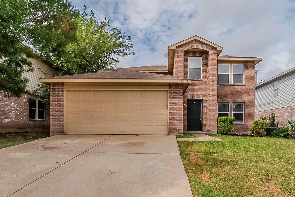 3904 Stonewick Court, Fort Worth