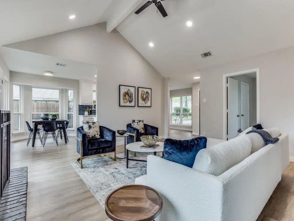 8106 Meadowlark Lane, Rowlett