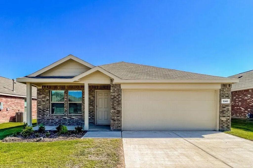 1040 Crestview Drive, Hutchins