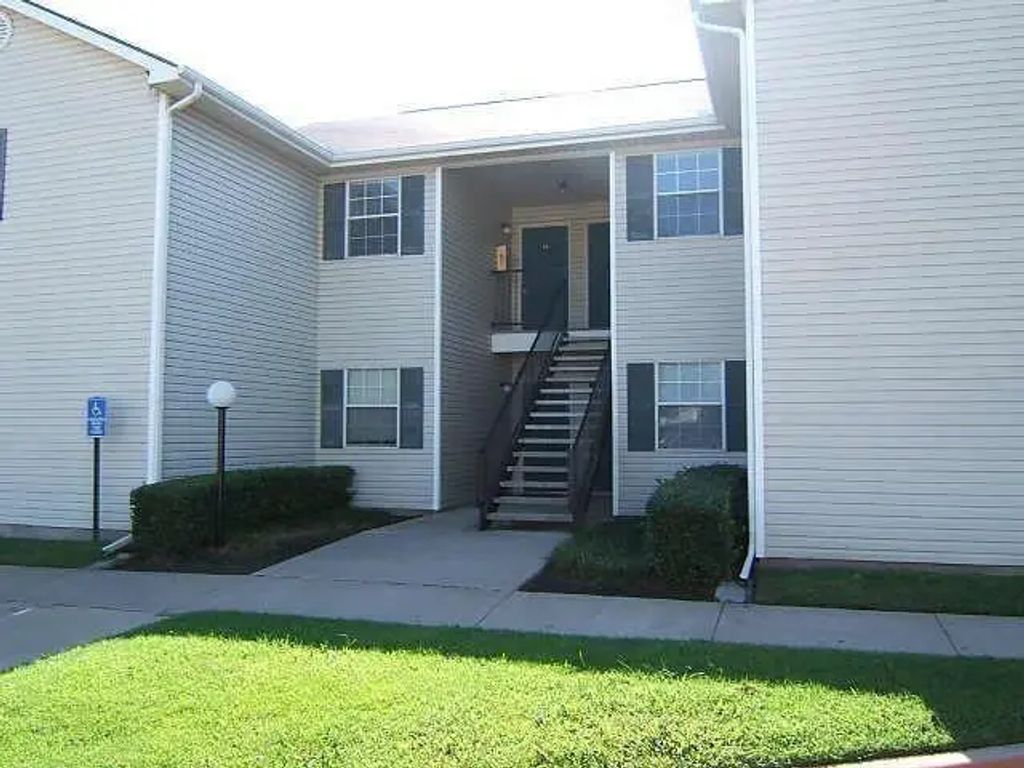 125 Johnson Avenue 20, Burleson